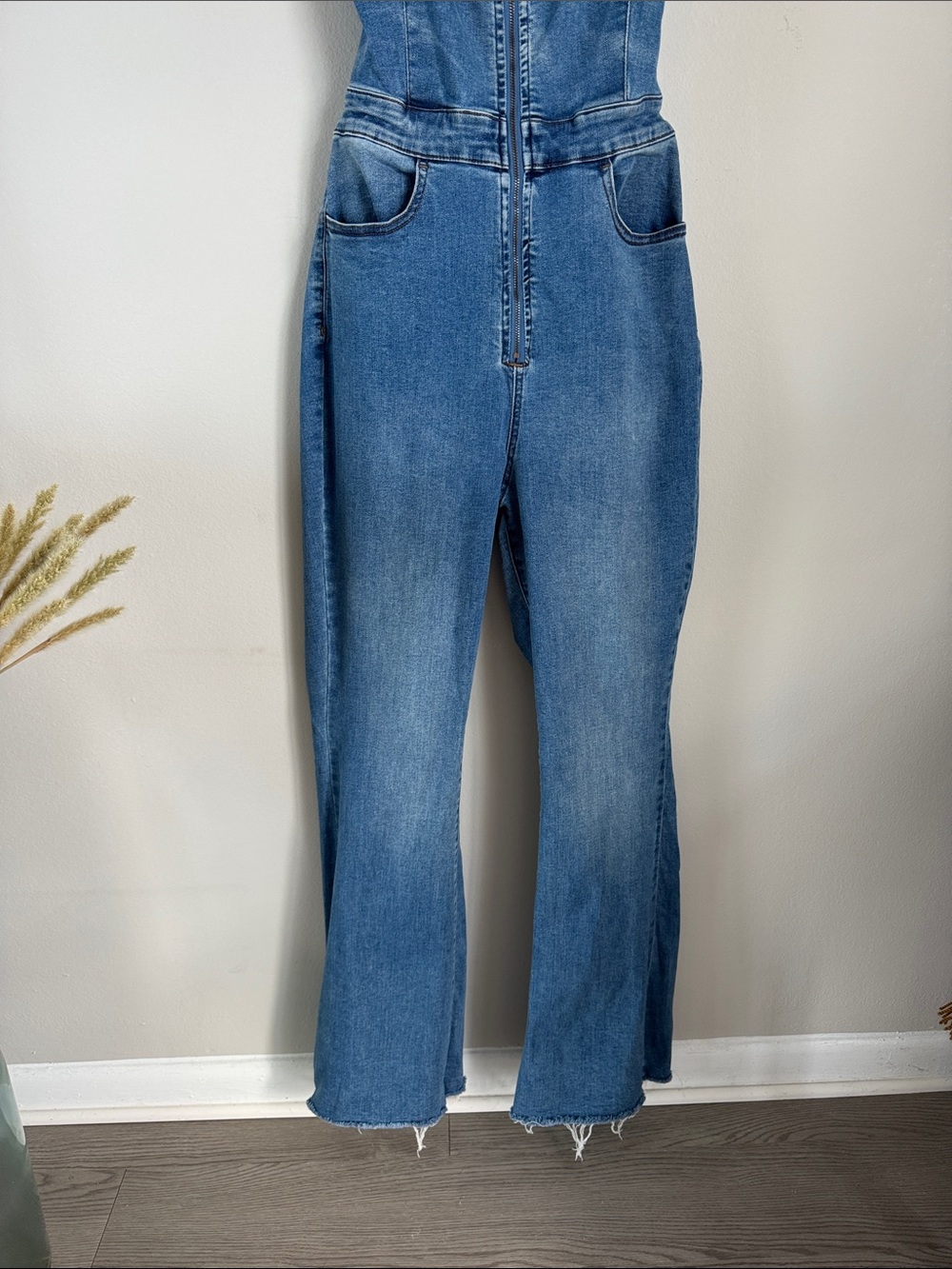 We The Free Denim Jumpsuit Size 10 Open Back Wide Leg Zip Front Free People - Picture 4 of 10